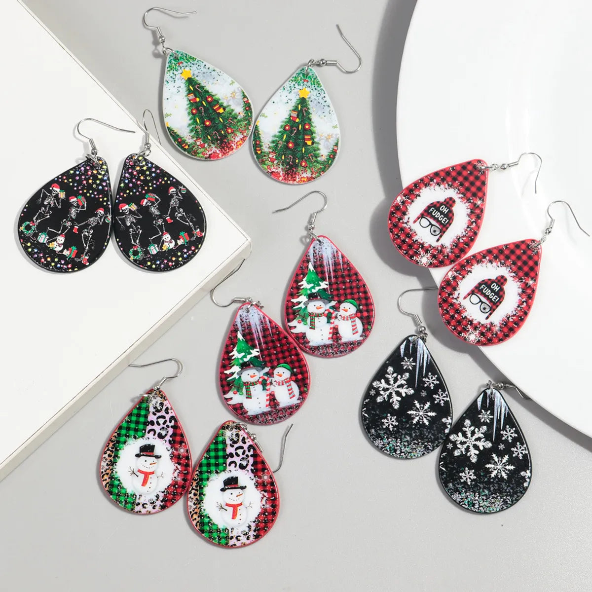 1 Pair Simple Style Snowman Printing Arylic Drop Earrings