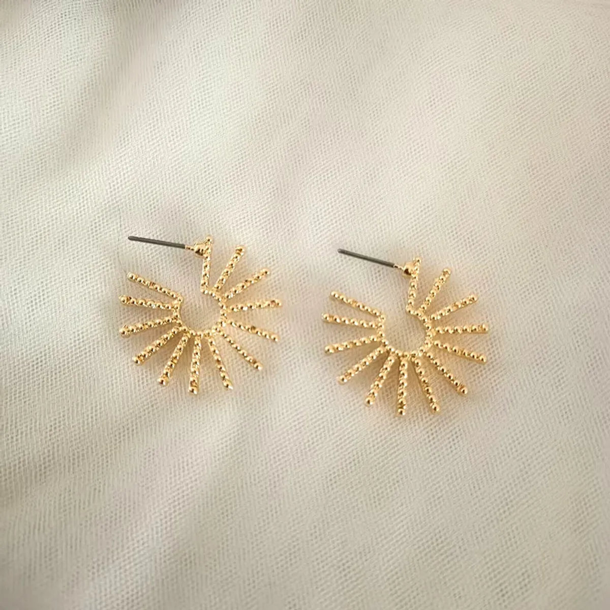 1 Pair Simple Style Solid Color Alloy Plating Gold Plated Women's Earrings