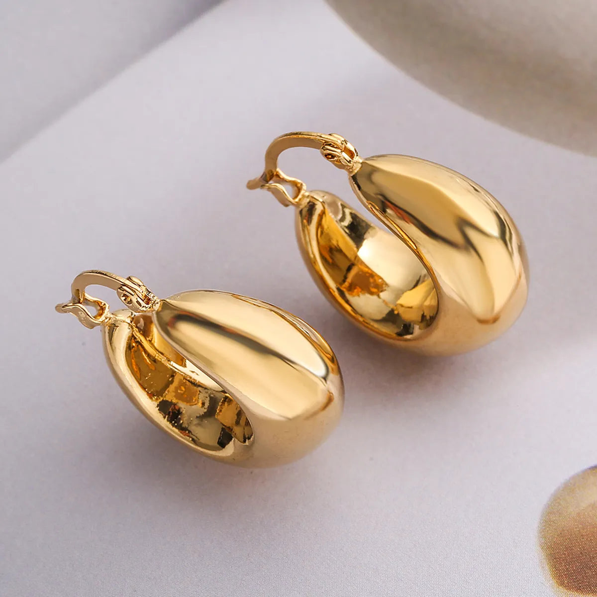 1 Pair Simple Style Solid Color Copper Plating 18k Gold Plated Earrings