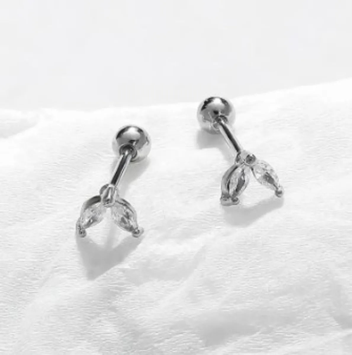 1 Pair Simple Style Solid Color Fish Tail Plating Inlay Stainless Steel Zircon Ear Studs