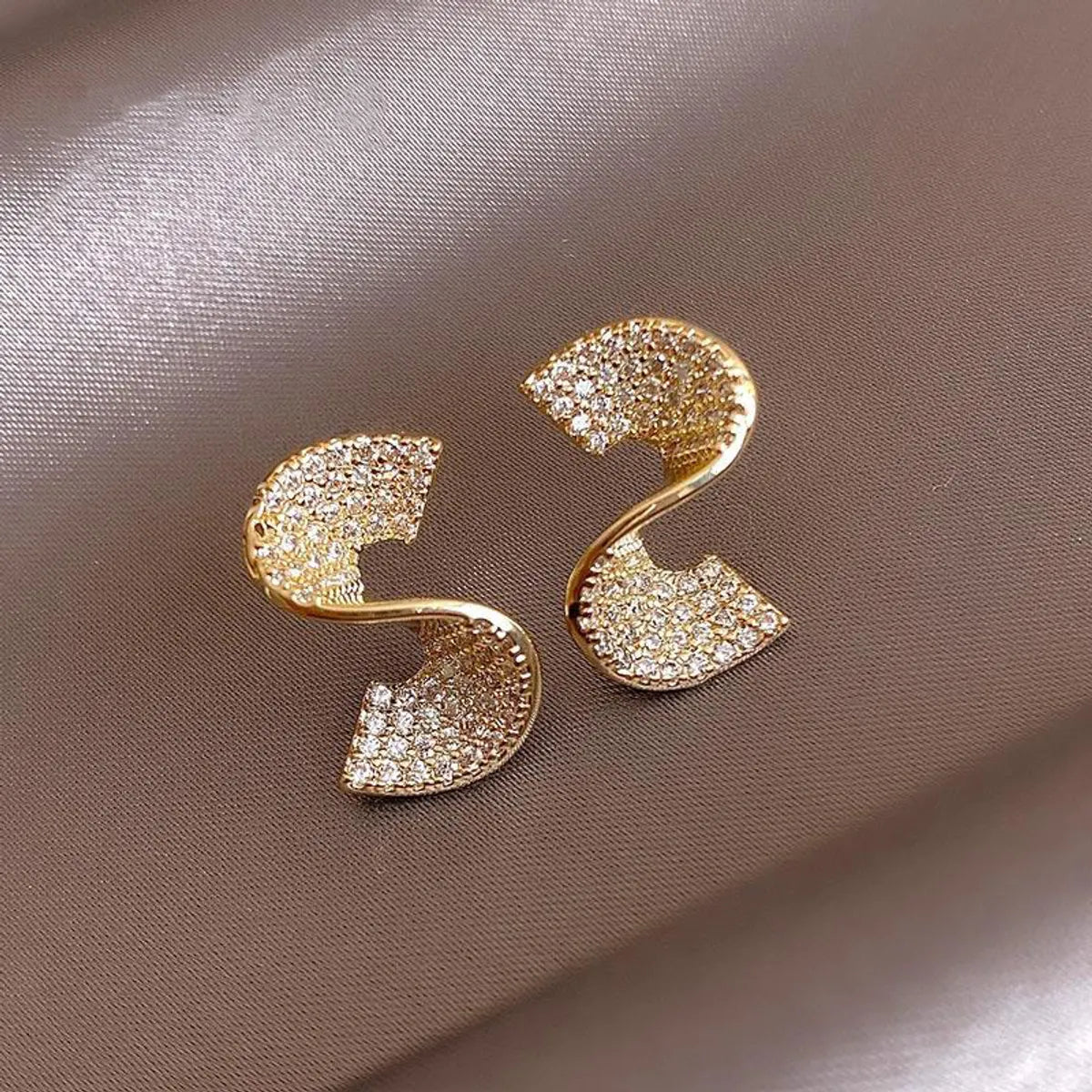 1 Pair Simple Style Solid Color Inlay Alloy Zircon Ear Studs