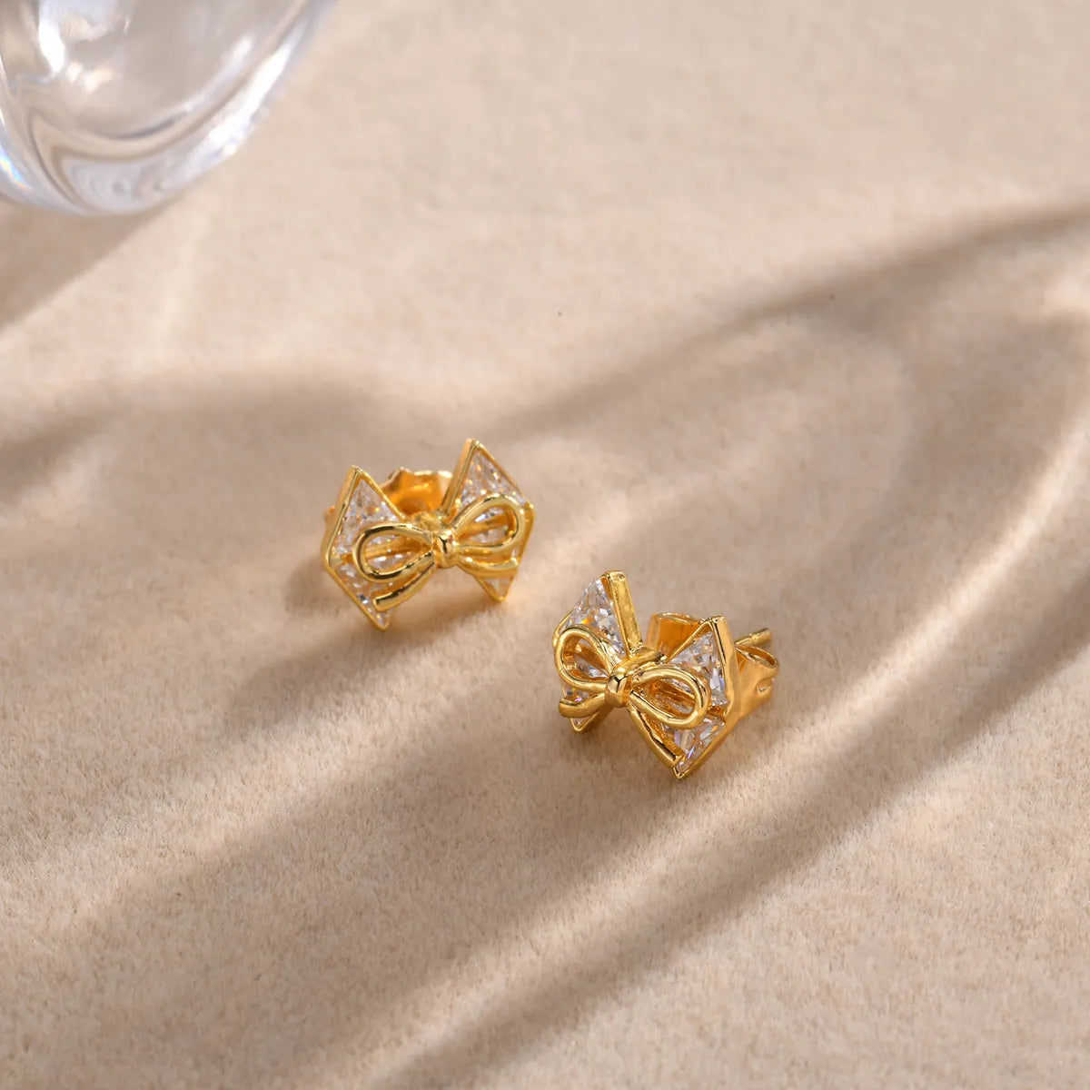 1 Pair Simple Style Solid Color Inlay Copper Zircon Ear Studs