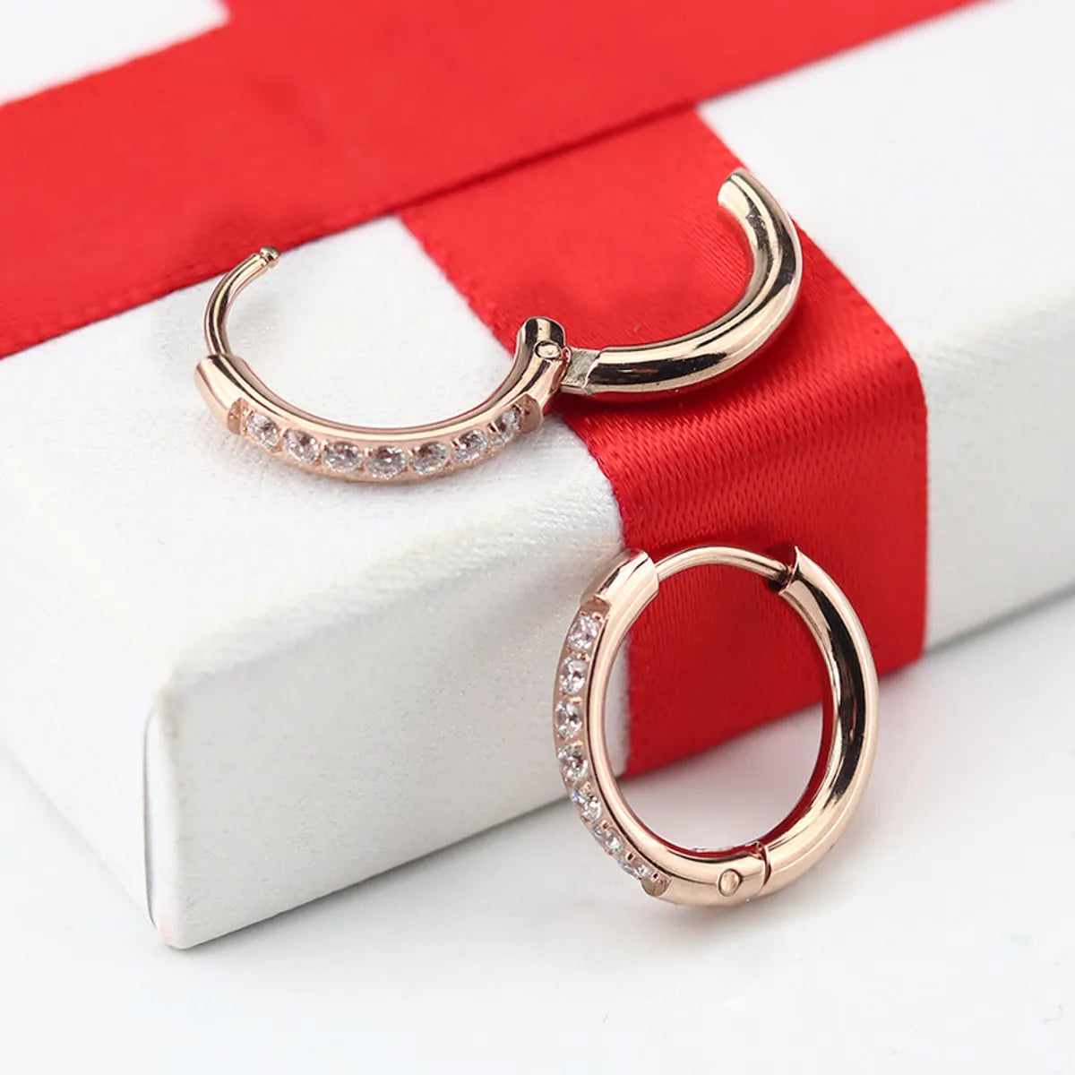 1 Pair Simple Style Solid Color Inlay Titanium Steel Zircon Earrings