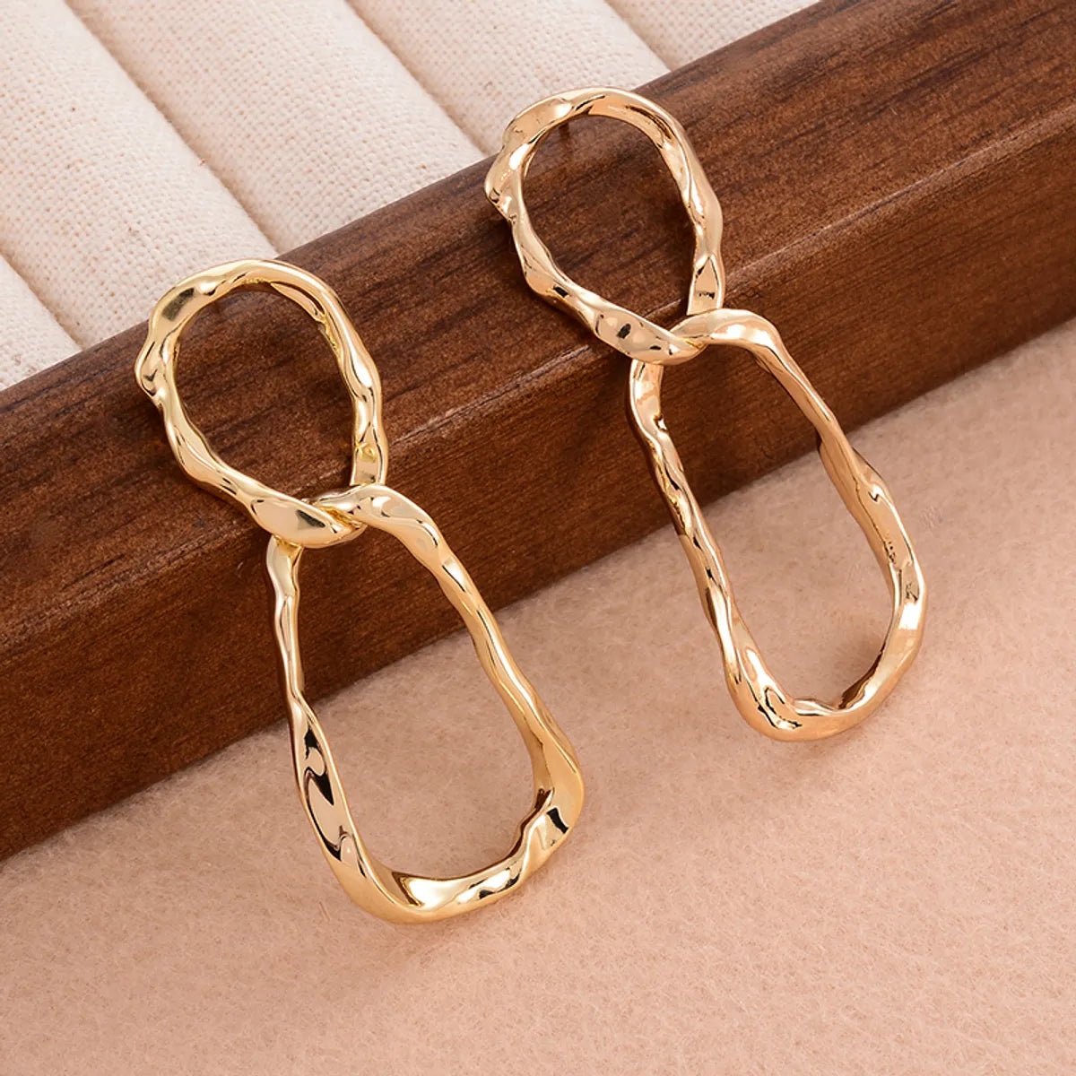 1 Pair Simple Style Solid Color Irregular Plating Alloy 14k Gold Plated Drop Earrings