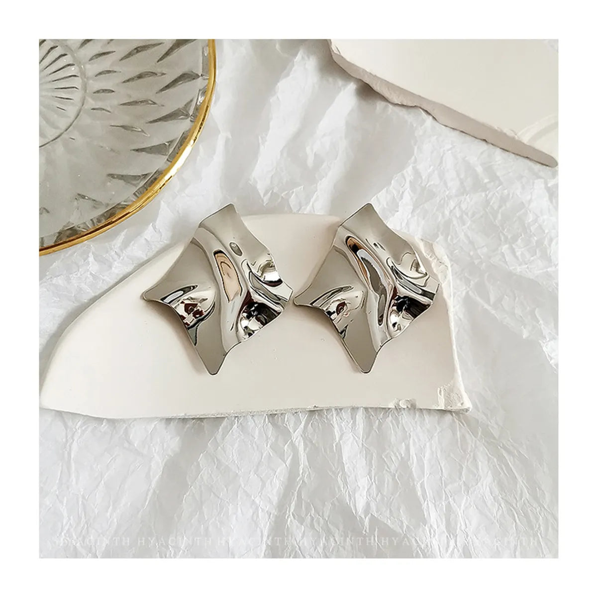 1 Pair Simple Style Solid Color Metal Plating Women's Earrings