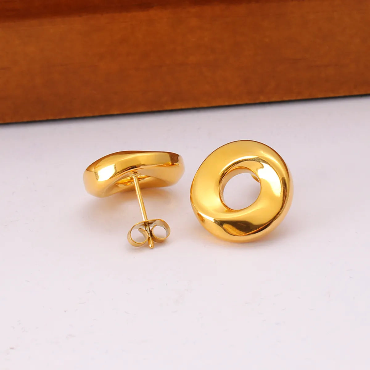 1 Pair Simple Style Solid Color Plating 304 Stainless Steel 316 Stainless Steel  18K Gold Plated Ear Studs