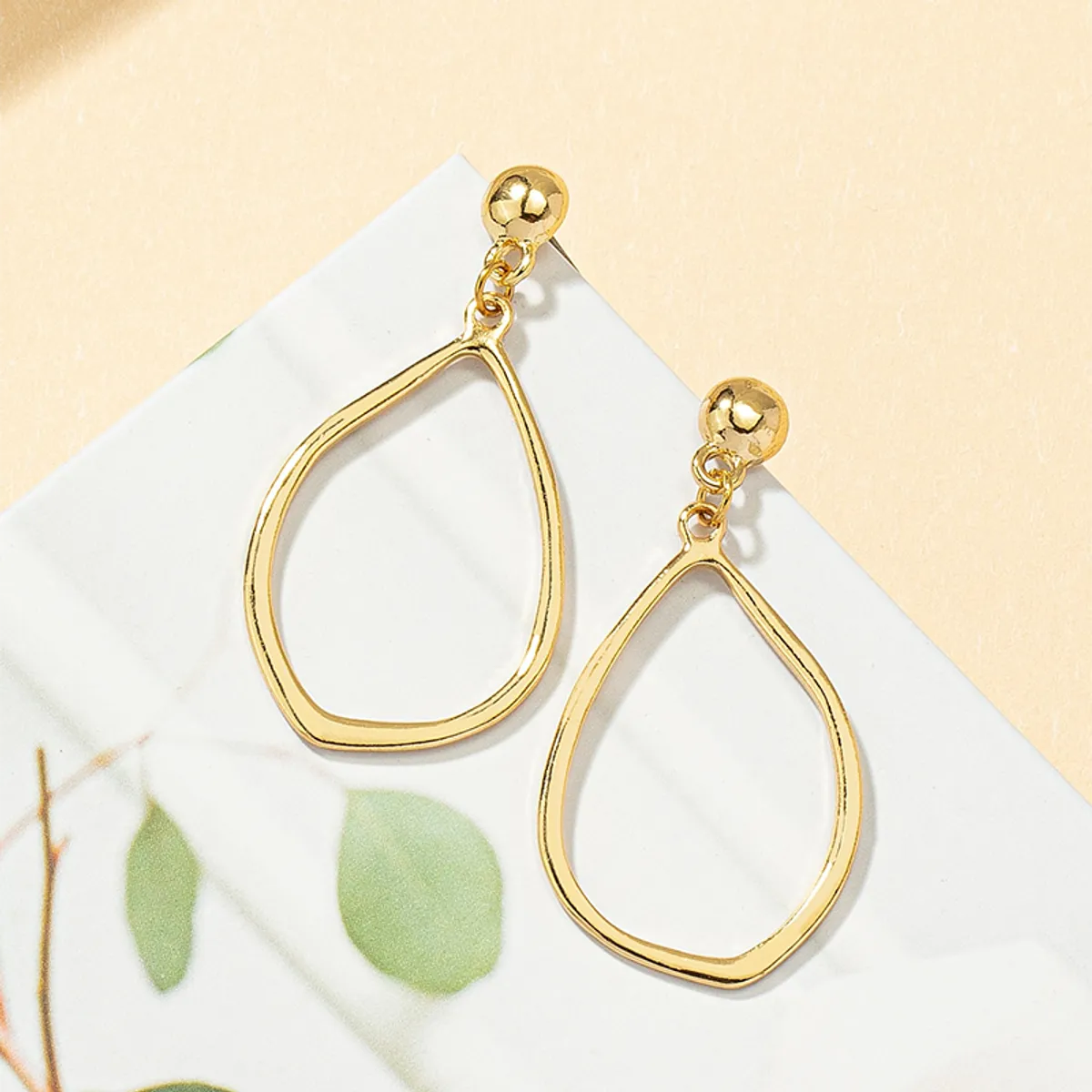 1 Pair Simple Style Solid Color Plating Alloy Gold Plated Drop Earrings