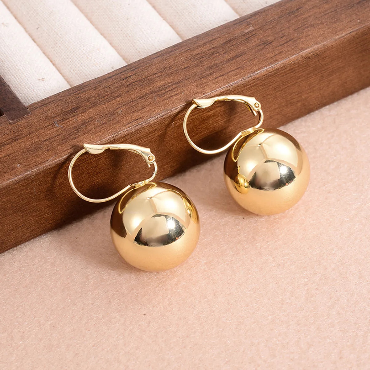 1 Pair Simple Style Solid Color Plating Alloy Gold Plated Ear Cuffs