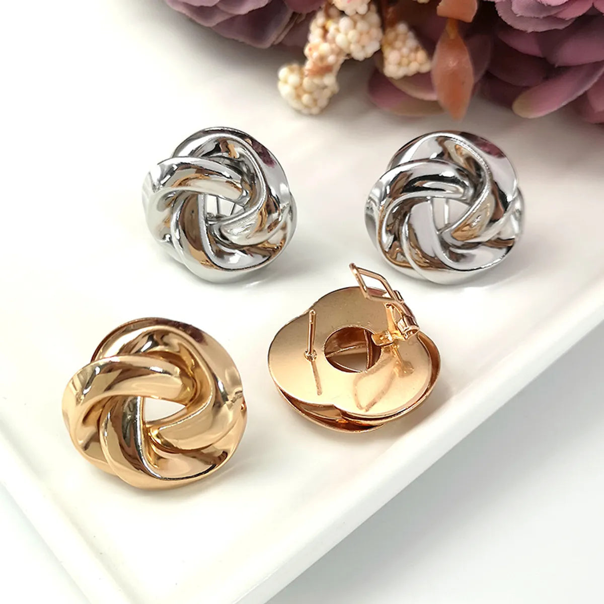 1 Pair Simple Style Solid Color Plating Metal Gold Plated Ear Studs