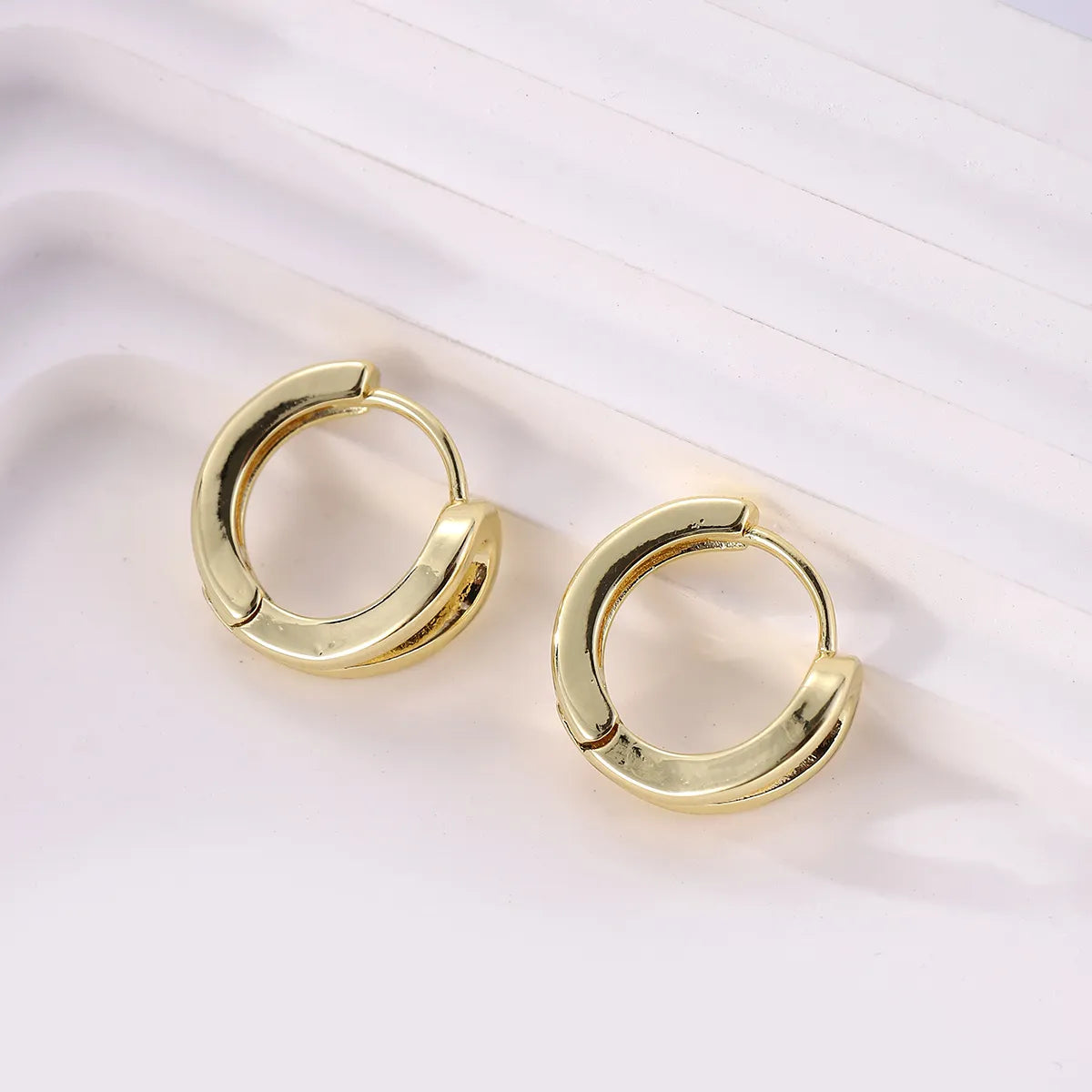 1 Pair Simple Style Solid Color Round Copper K Gold Plated Hoop Earrings