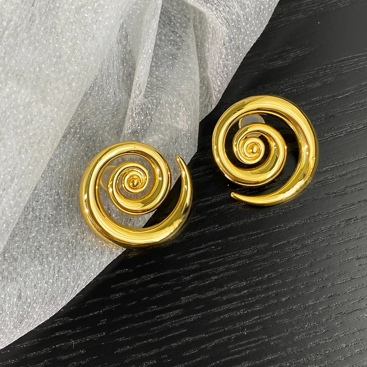 1 Pair Simple Style Spiral Stripe Plating Copper Gold Plated Ear Studs