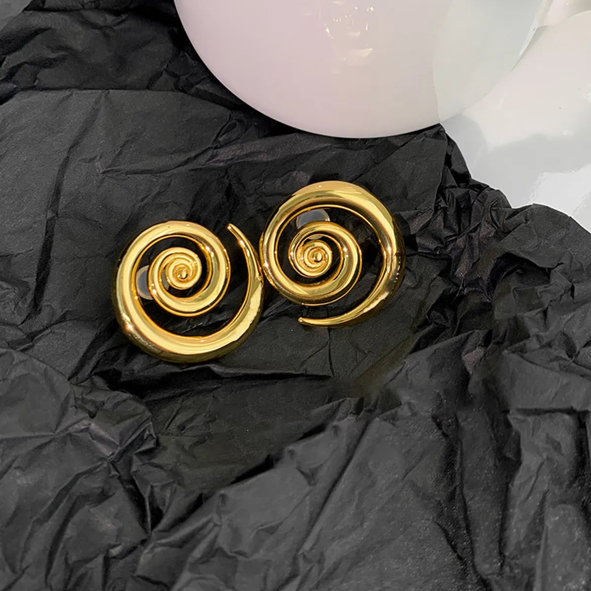 1 Pair Simple Style Spiral Stripe Plating Copper Gold Plated Ear Studs