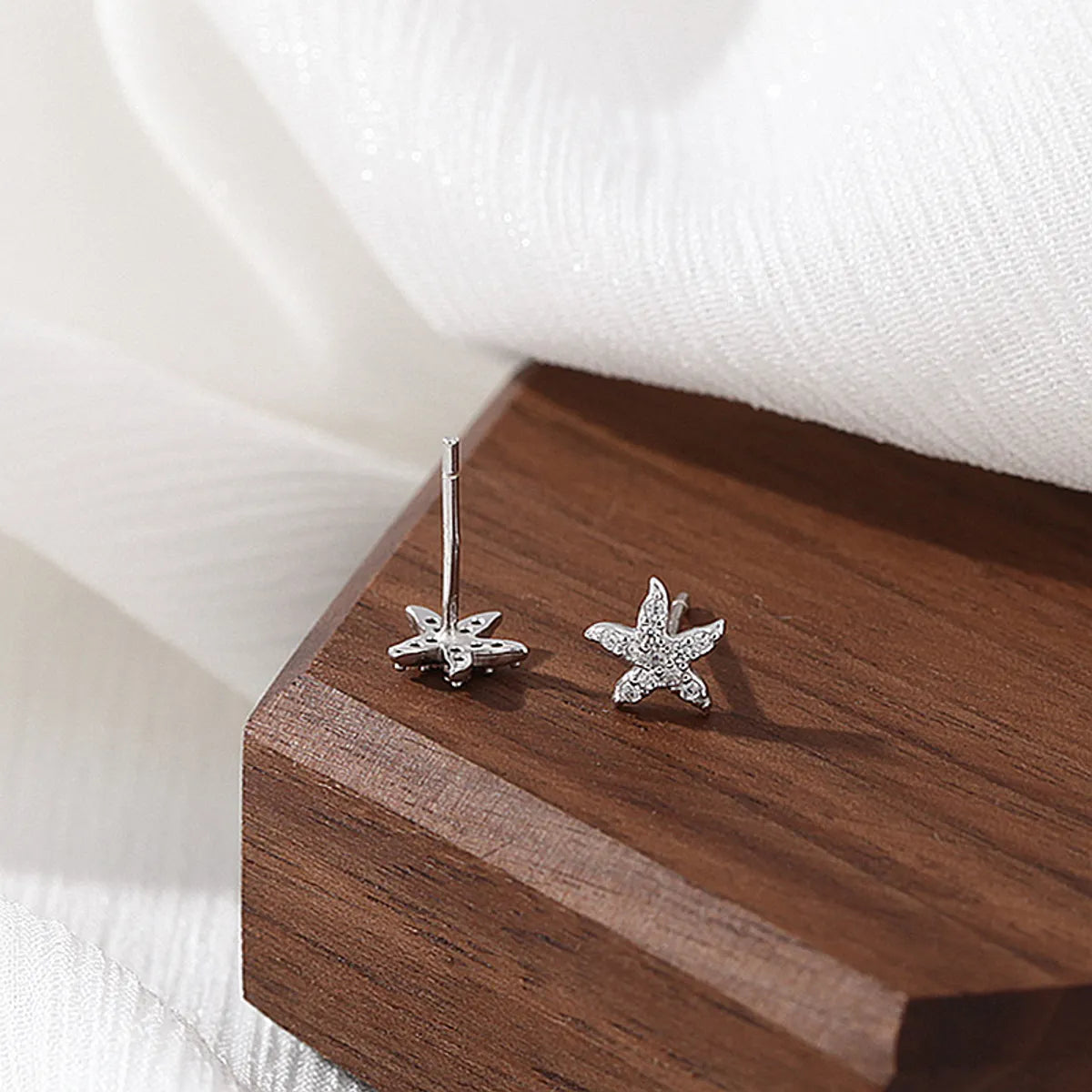 1 Pair Simple Style Starfish Inlay Sterling Silver Zircon Ear Studs