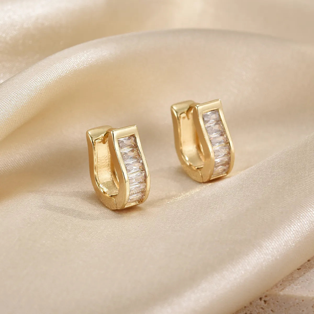 1 Pair Simple Style Streetwear Circle Plating Inlay Copper Zircon 18k Gold Plated Earrings