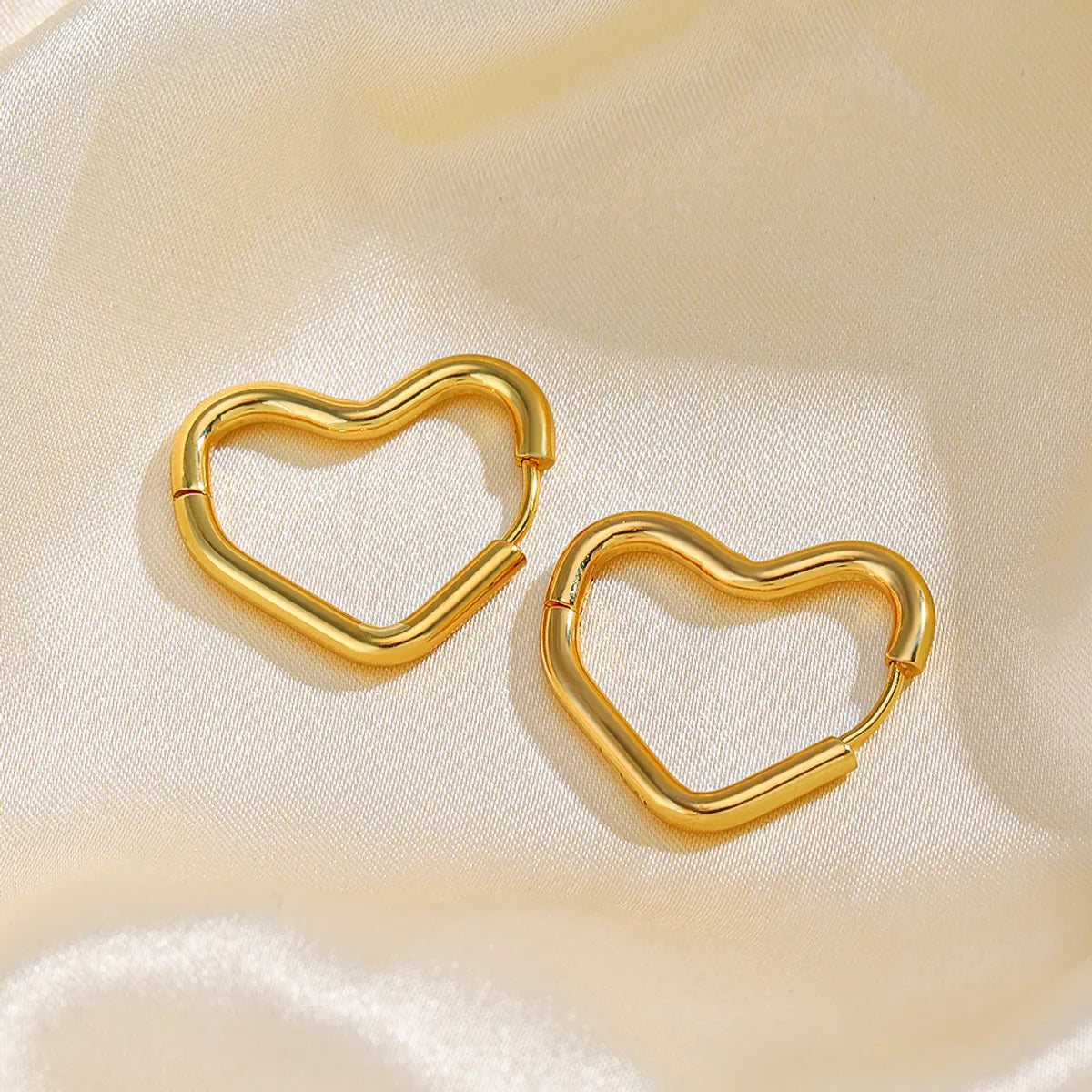 1 Pair Simple Style Streetwear Heart Shape Plating Stainless Steel 18k Gold Plated Earrings