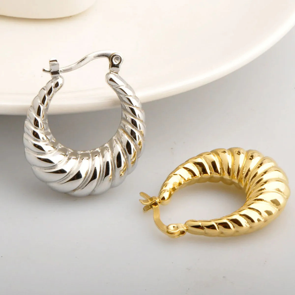 1 Pair Simple Style Stripe Titanium Steel Plating 18k Gold Plated Earrings