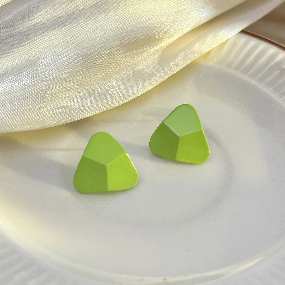 1 Pair Simple Style Triangle Alloy Ear Studs