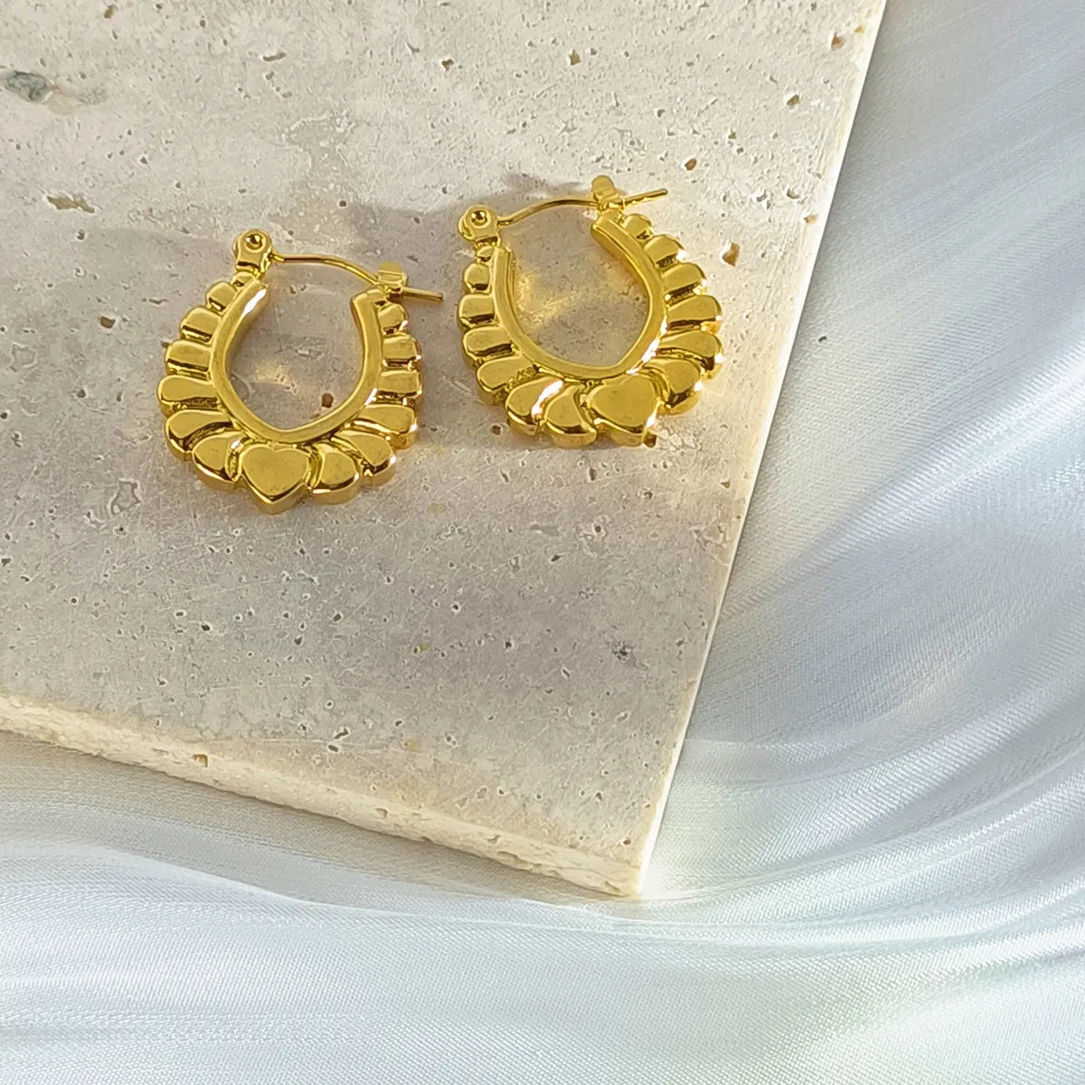 1 Pair Simple Style U Shape Heart Shape Oil Pressure 304 Stainless Steel 18K Gold Plated Earrings