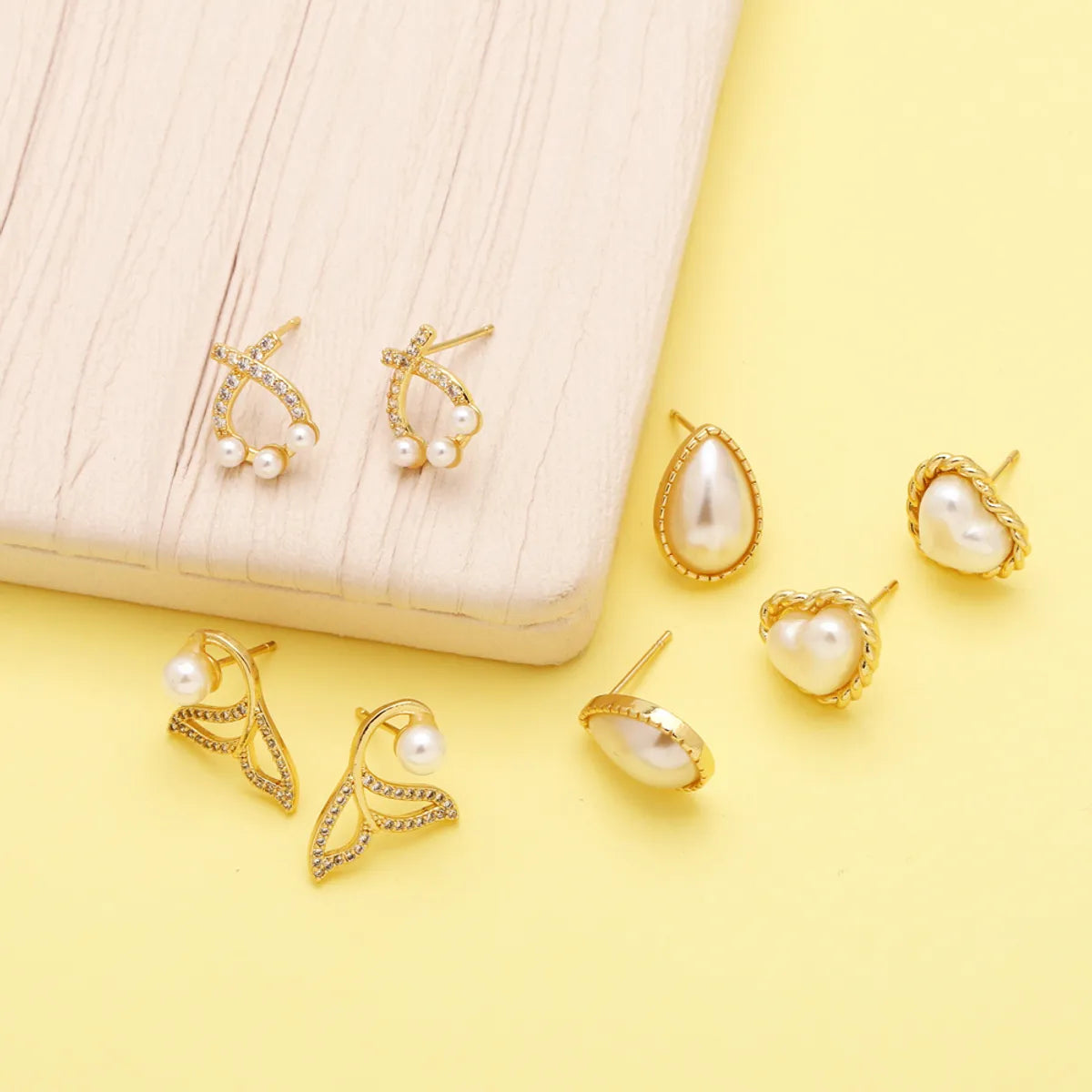 1 Pair Simple Style Water Droplets Heart Shape Butterfly Plating Inlay Copper Artificial Pearls 18k Gold Plated Ear Studs