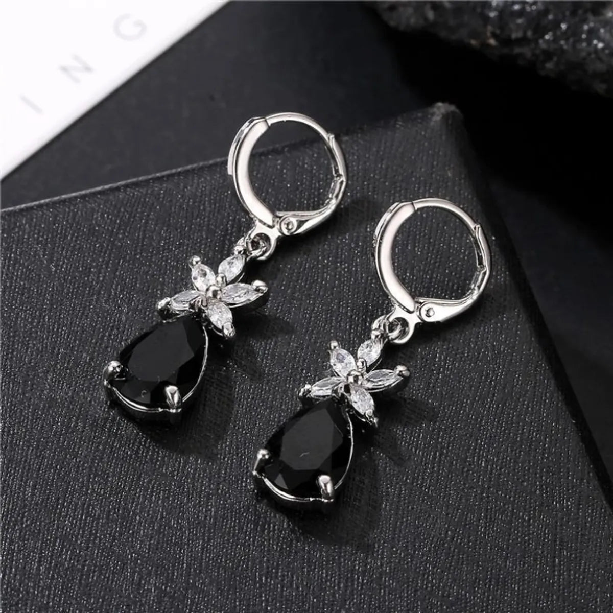 1 Pair Simple Style Water Droplets Plating Inlay Copper Zircon White Gold Plated Drop Earrings