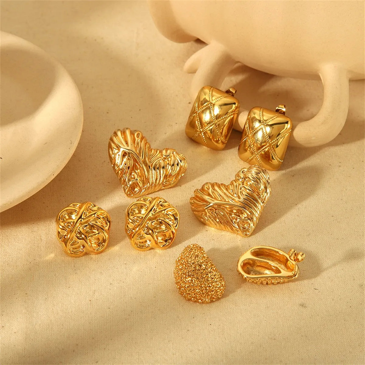 1 Pair Solid Color Classic Style Round Square Heart Shape Plating 304 Stainless Steel 18K Gold Plated Ear Studs