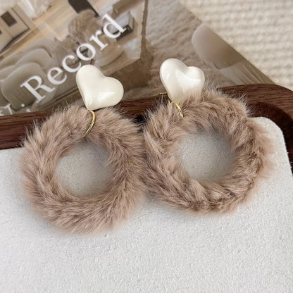 1 Pair Streetwear Heart Shape Plush Drop Earrings