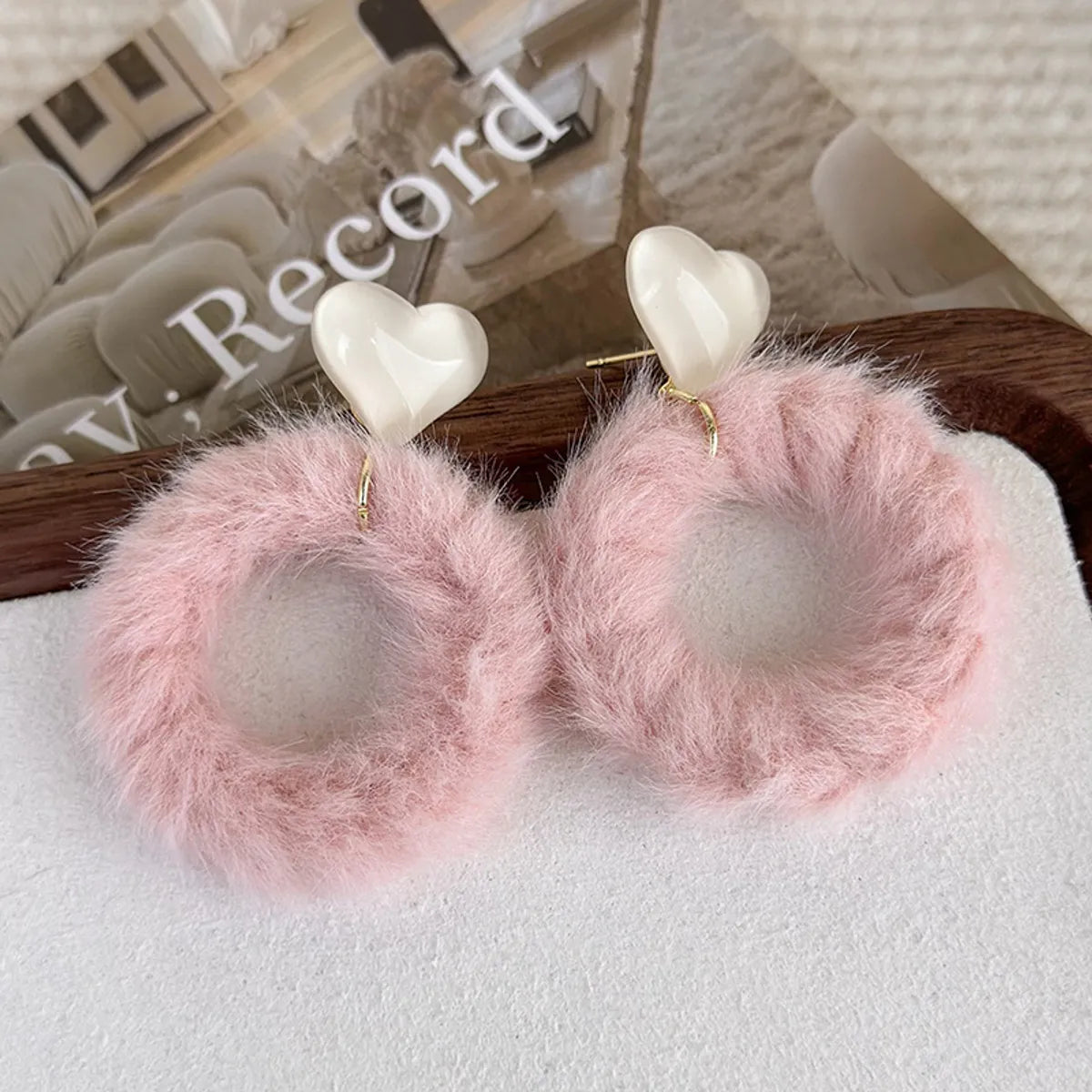 1 Pair Streetwear Heart Shape Plush Drop Earrings