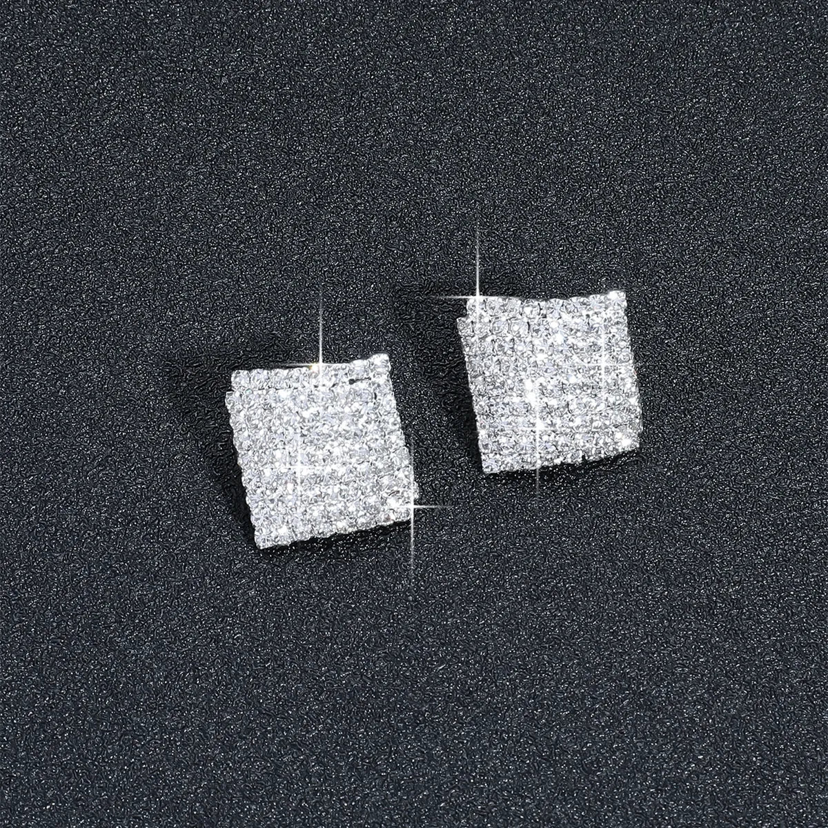 1 Pair Streetwear Shiny Geometric Inlay Alloy Rhinestones Silver Plated Ear Studs