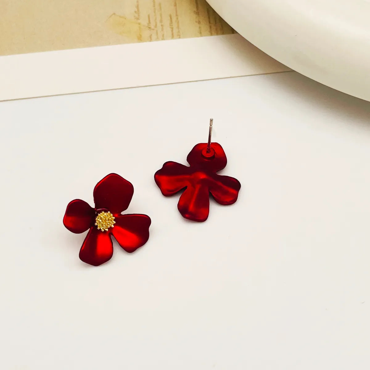 1 Pair Sweet Flower Alloy Stoving Varnish 18k Gold Plated Women's Ear Studs