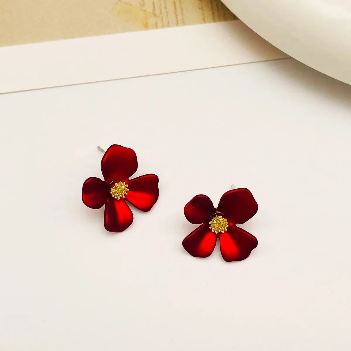 1 Pair Sweet Flower Alloy Stoving Varnish 18k Gold Plated Women's Ear Studs