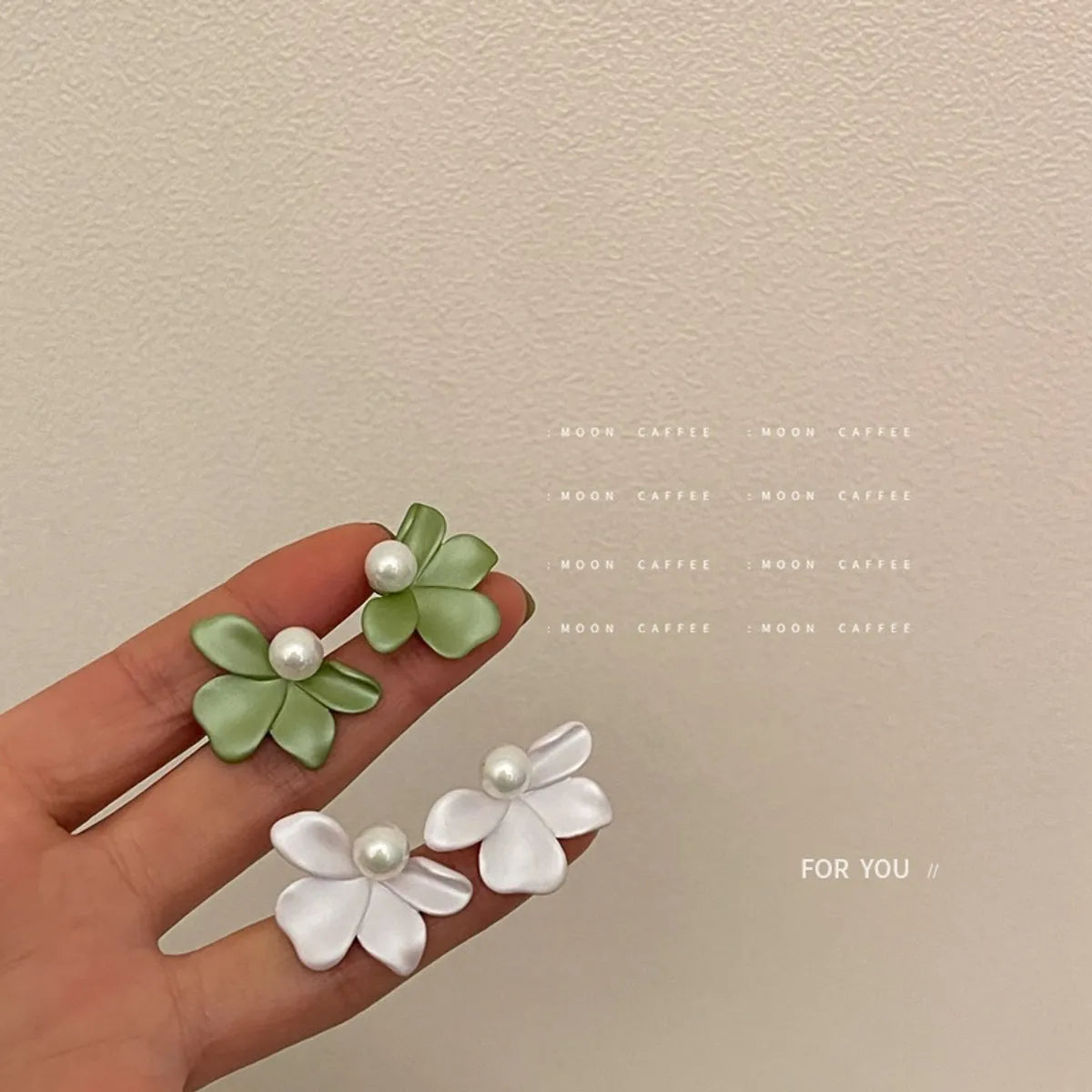 1 Pair Sweet Flower Alloy Women's Ear Studs