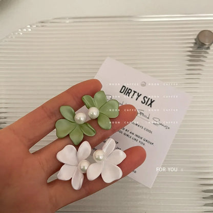 1 Pair Sweet Flower Alloy Women's Ear Studs