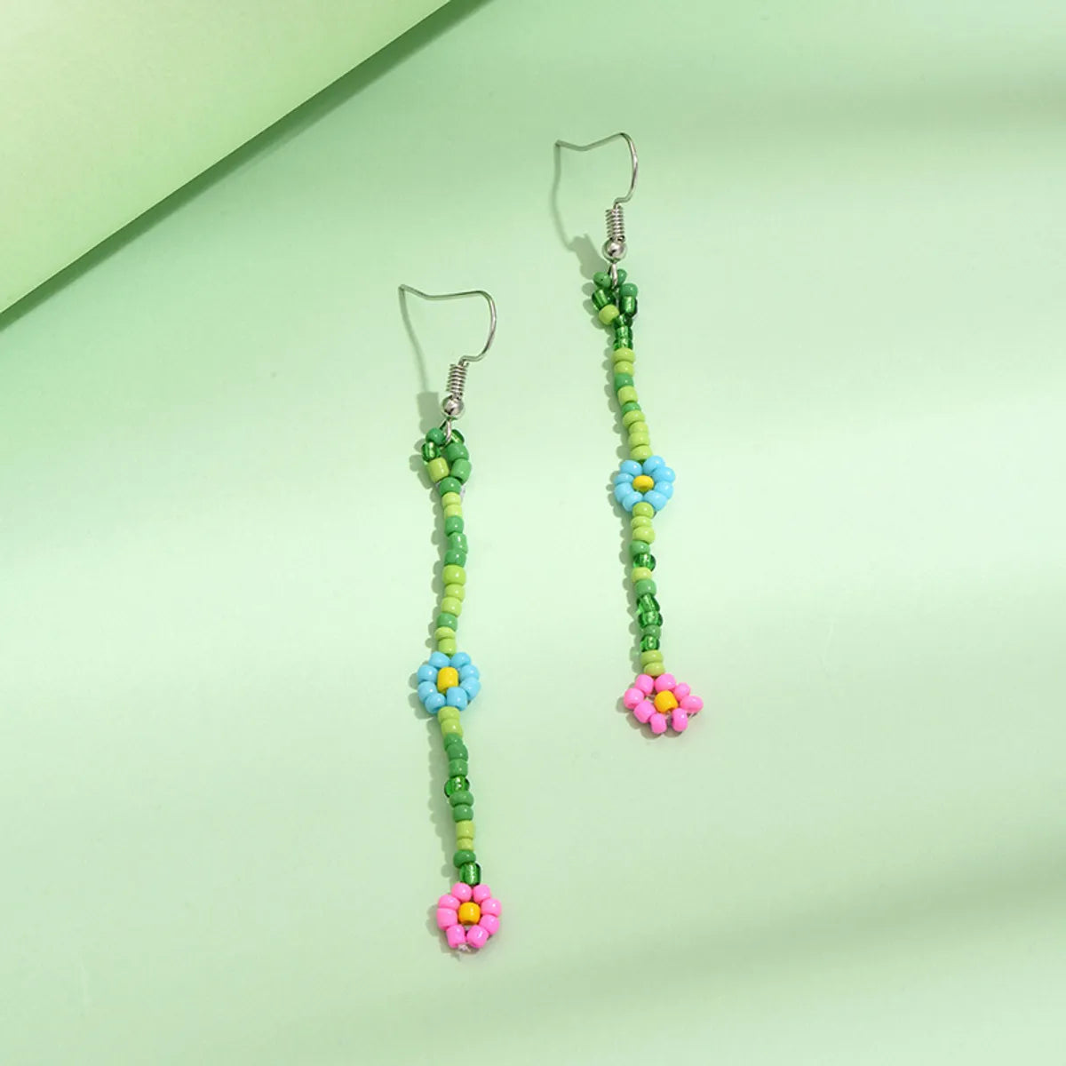 1 Pair Sweet Flower Beaded Glass Drop Earrings