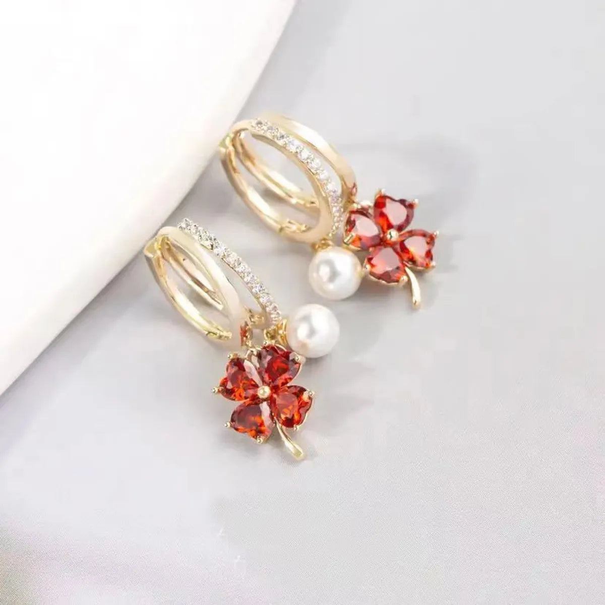 1 Pair Sweet Flower Inlay Artificial Pearl Copper Artificial Crystal Drop Earrings