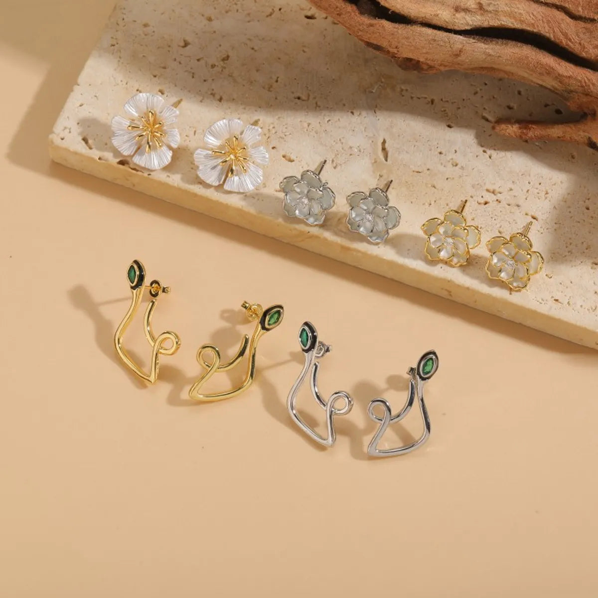 1 Pair Sweet Flower Snake Plating Inlay Copper Zircon 14k Gold Plated Ear Studs