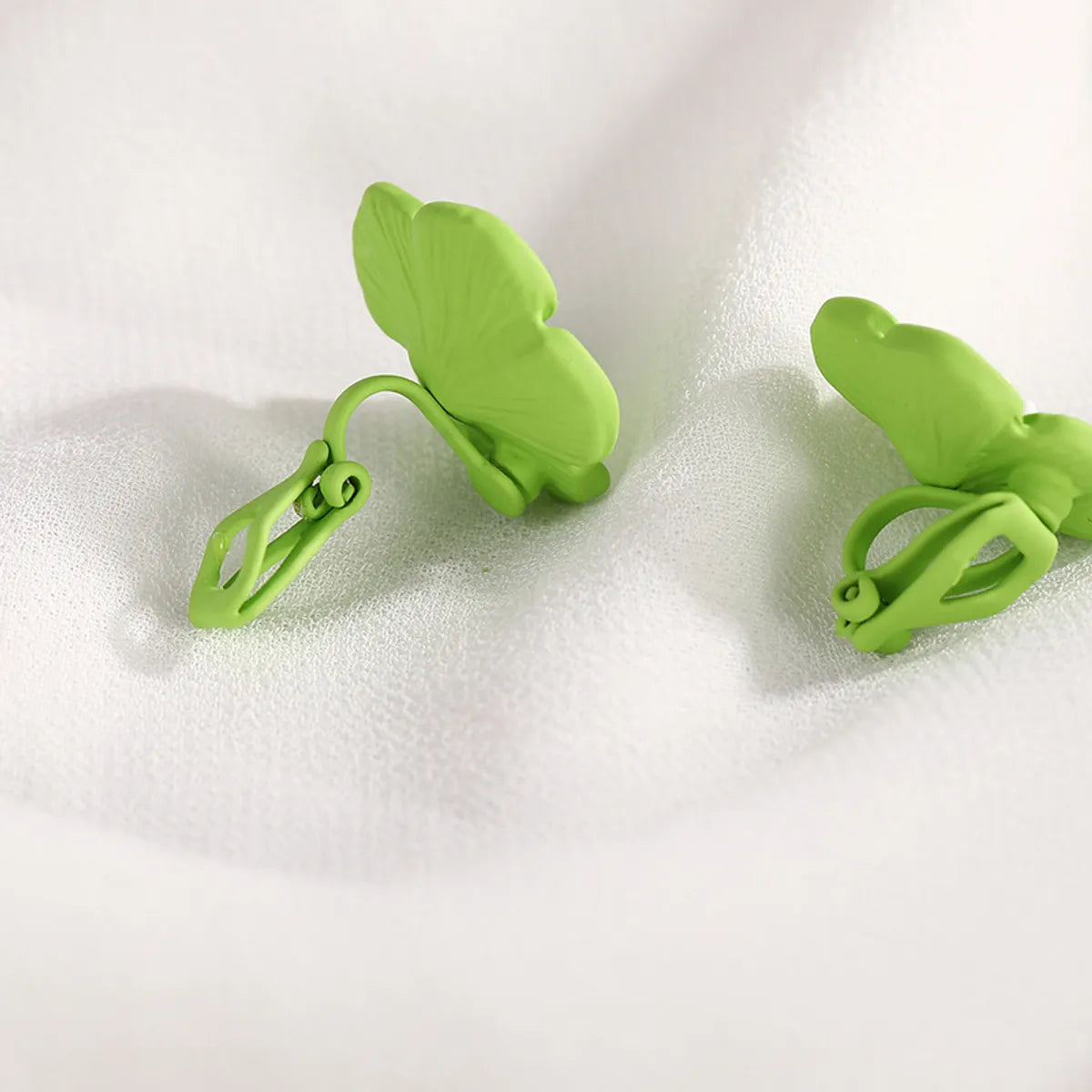 1 Pair Sweet Flower Stoving Varnish Alloy Ear Cuffs