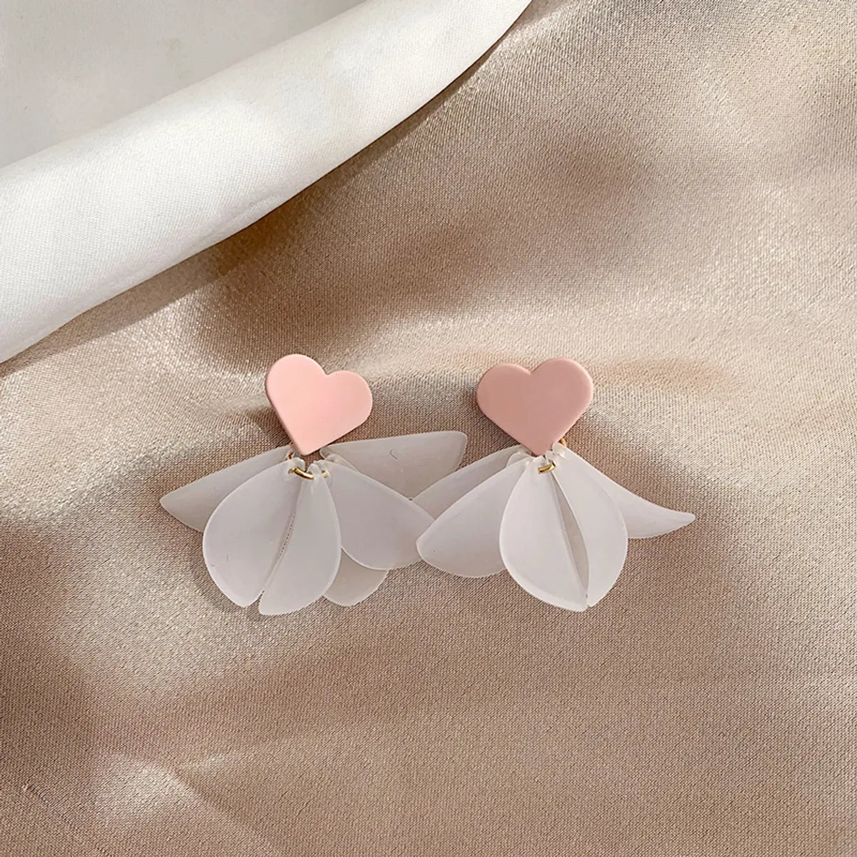 1 Pair Sweet Heart Shape Alloy Resin Drop Earrings