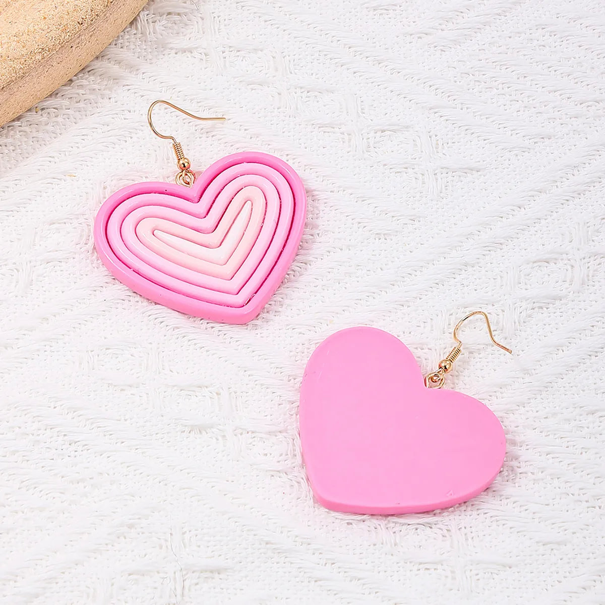 1 Pair Sweet Heart Shape Arylic Drop Earrings