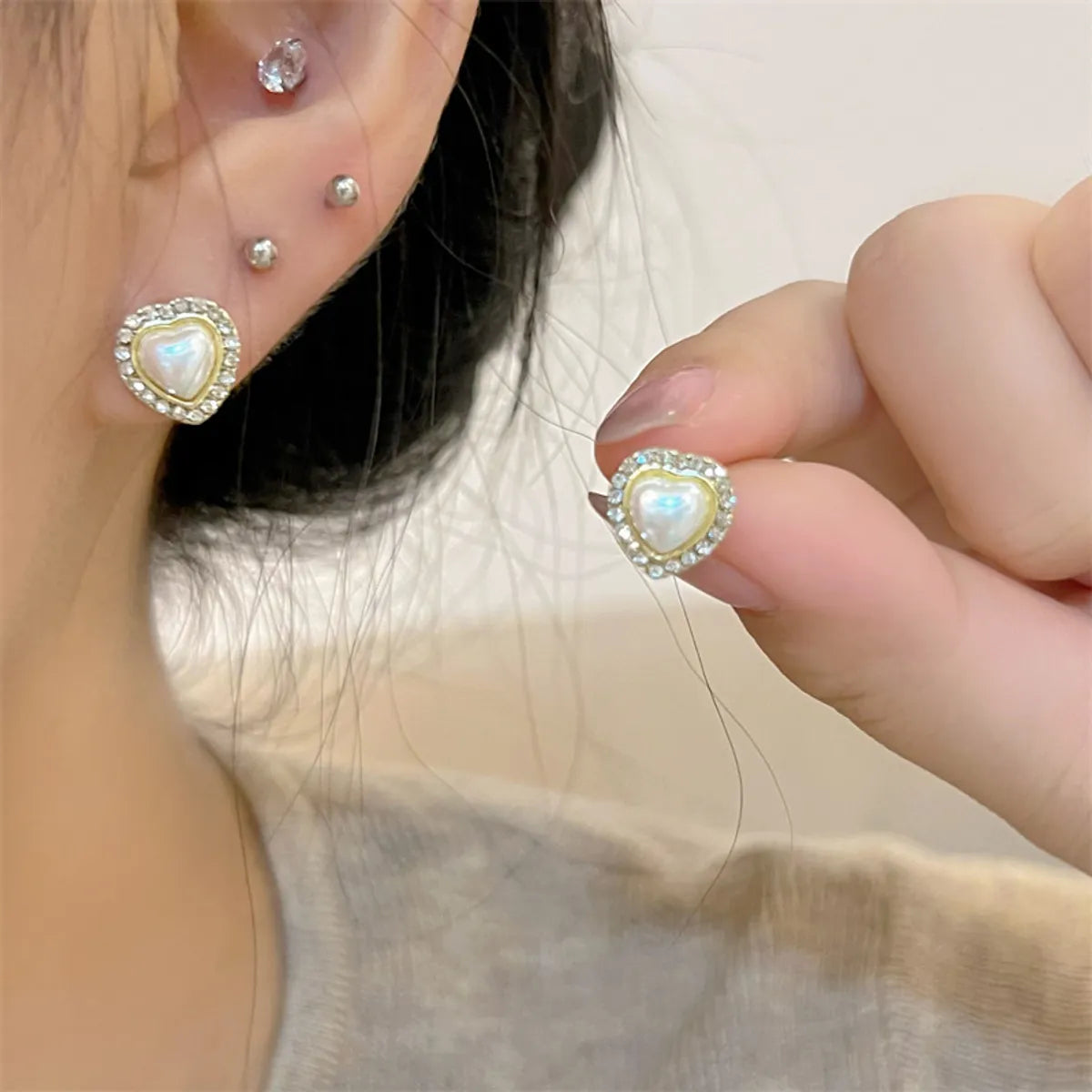 1 Pair Sweet Heart Shape Inlay Alloy Artificial Pearls Zircon Ear Studs