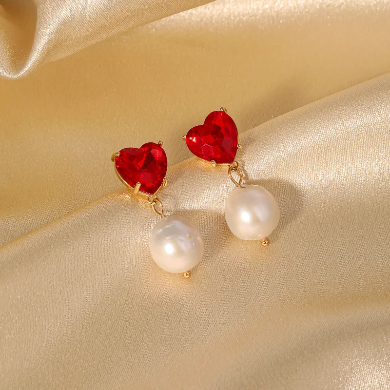 1 Pair Sweet Heart Shape Plating Inlay Imitation Pearl Copper Rhinestones 18k Gold Plated Drop Earrings