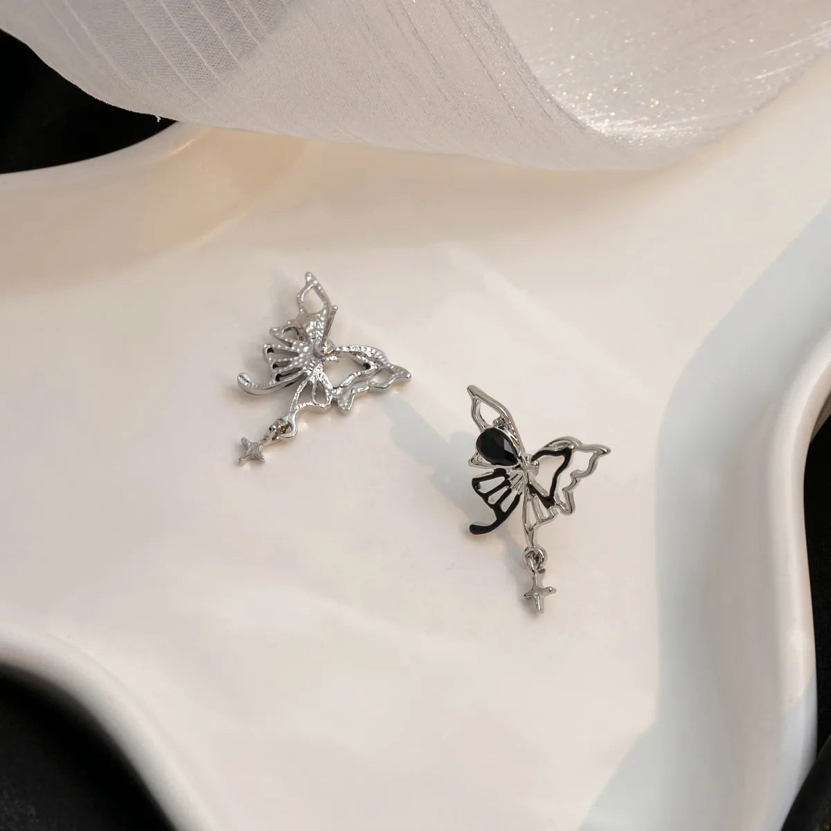 1 Pair Sweet IG Style Cross Butterfly Hollow Out Inlay Zinc Alloy Rhinestones Ear Studs