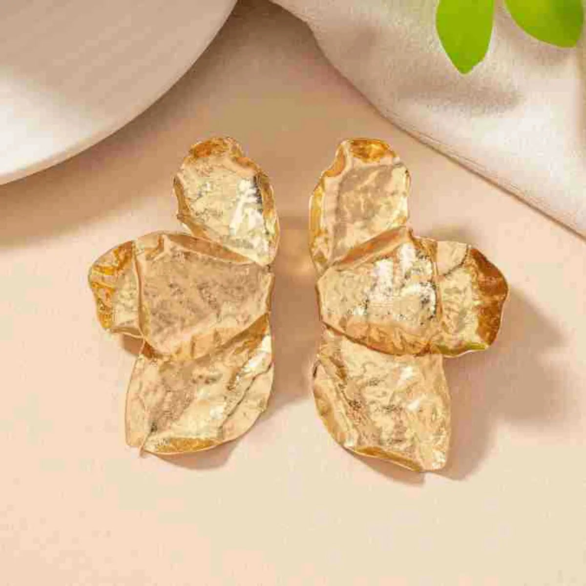 1 Pair Sweet Korean Style Flower Plating Alloy Drop Earrings