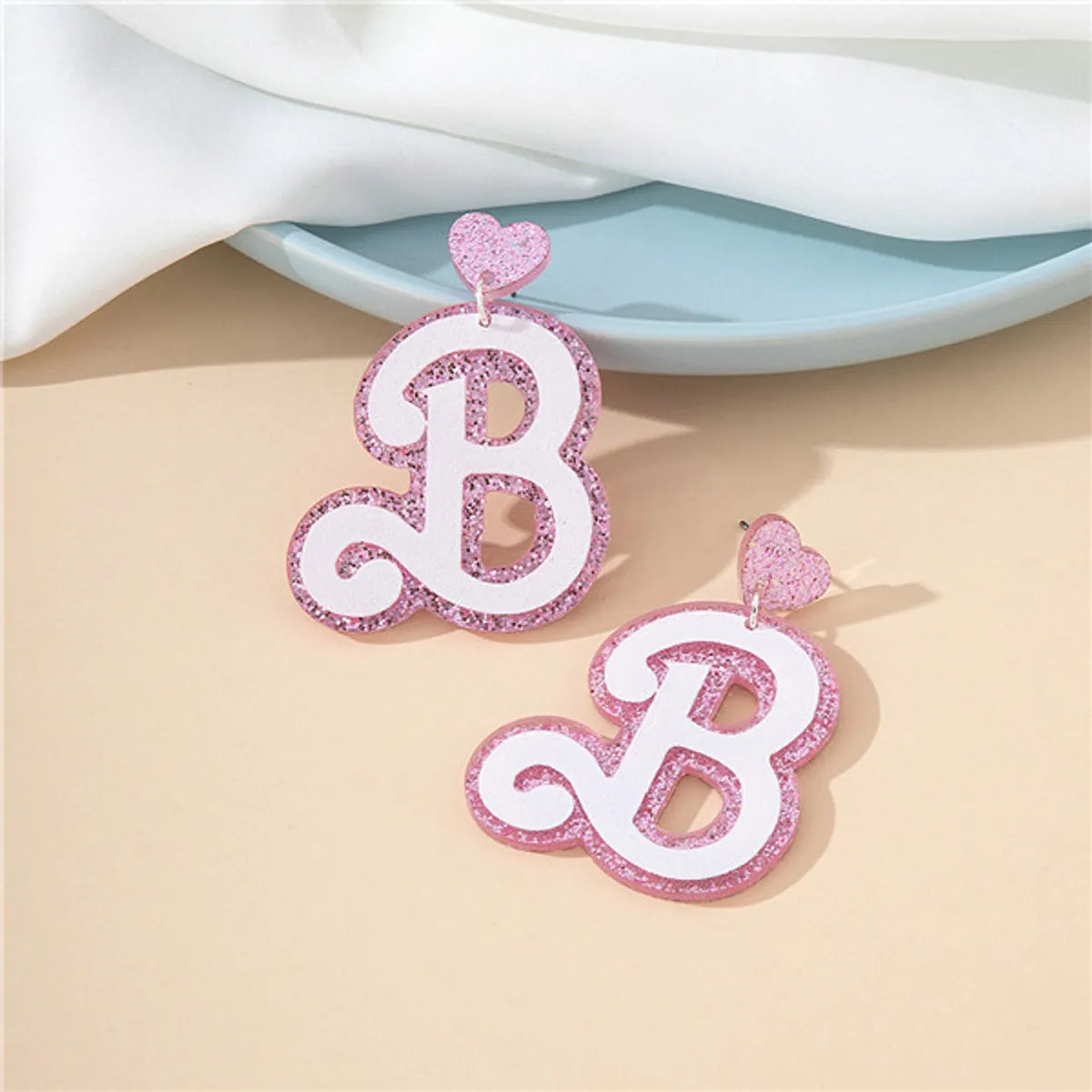 1 Pair Sweet Letter Heart Shape Arylic Drop Earrings