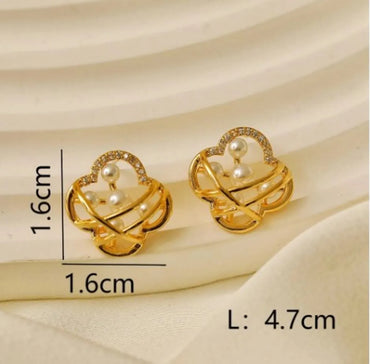 1 Pair Sweet Pastoral Artistic Printing Hollow Out Inlay Copper Pearl Zircon 18K Gold Plated Ear Studs