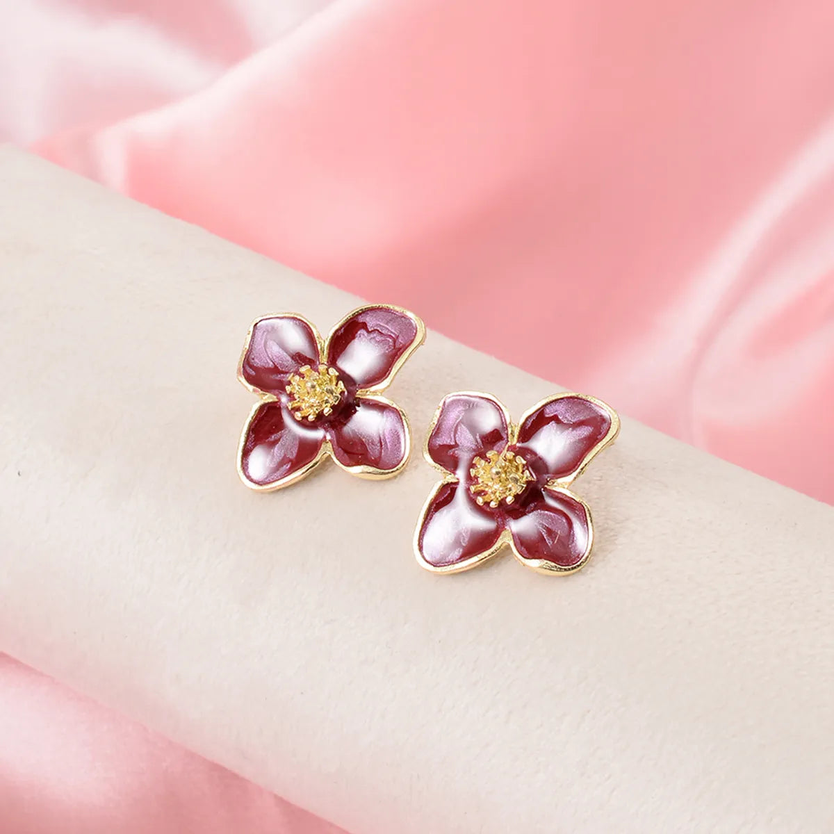 1 Pair Sweet Petal Enamel Three-dimensional Alloy Ear Studs