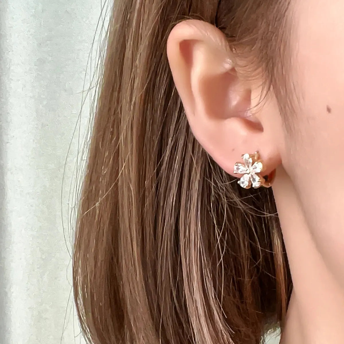 1 Pair Sweet Shiny Flower Plating Inlay Copper Zircon Gold Plated Earrings