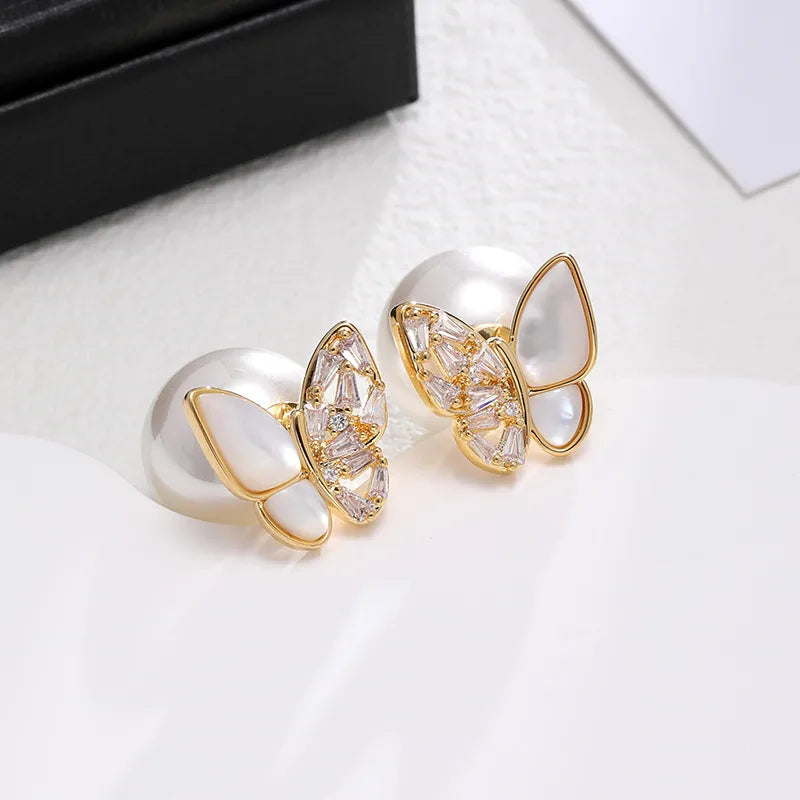 1 Pair Sweet Simple Style Butterfly Inlay Imitation Pearl Copper Zircon 18K Gold Plated Ear Studs