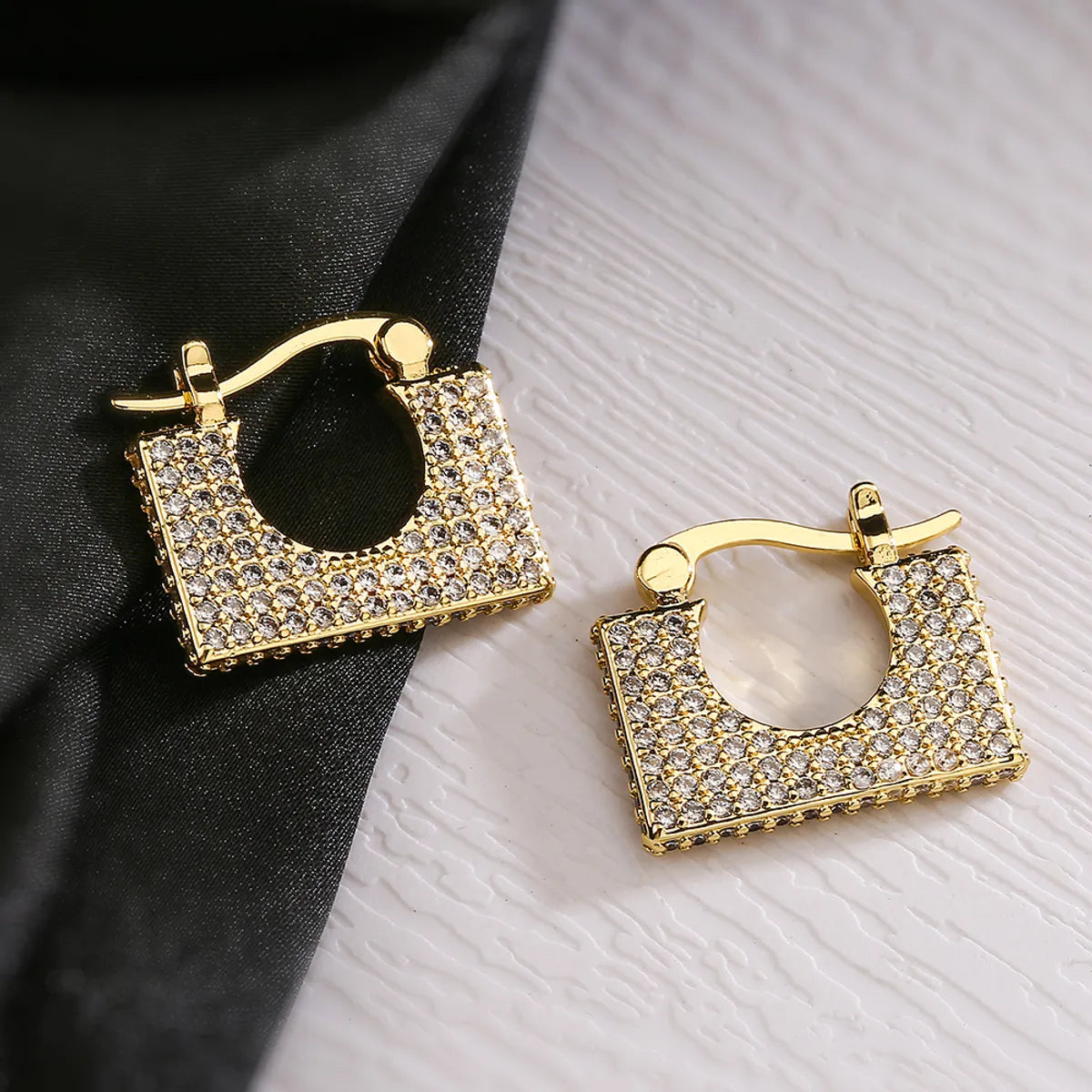 1 Pair Sweet Simple Style Commute Square Plating Inlay Copper Zircon 18k Gold Plated Hoop Earrings