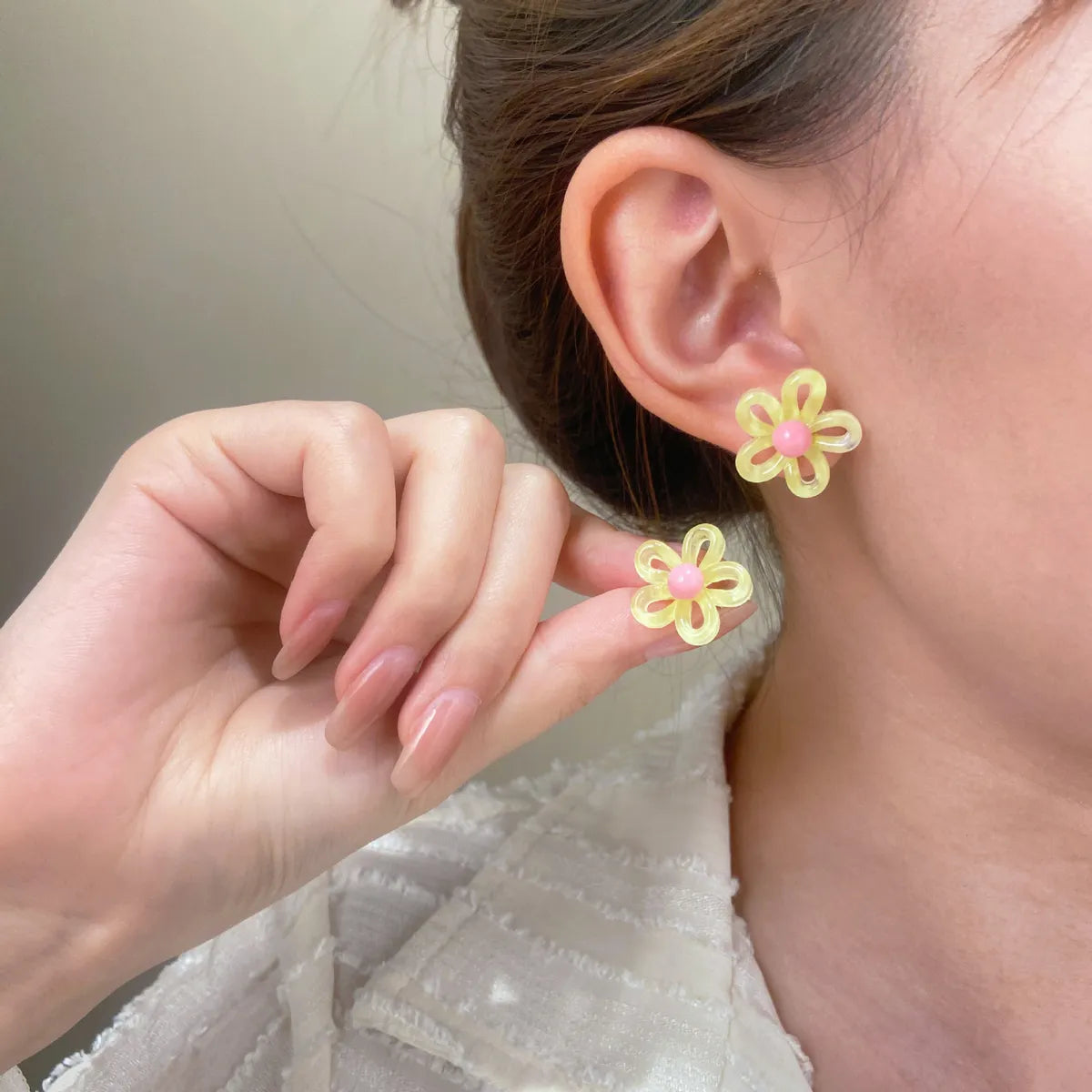 1 Pair Sweet Simple Style Flower Arylic Ear Studs