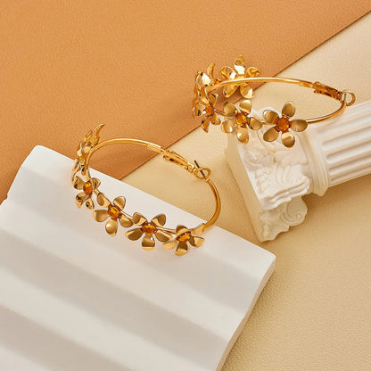 1 Pair Sweet Simple Style Flower Inlay Alloy Rhinestones Gold Plated Earrings